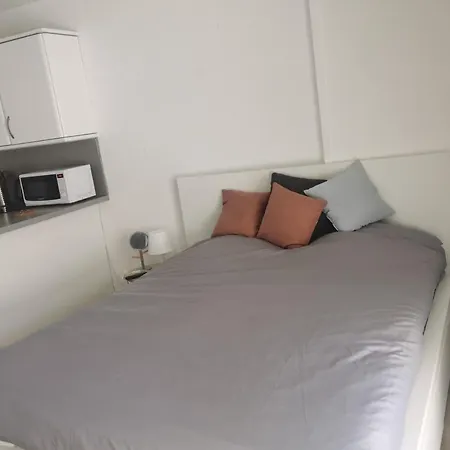 Hypercenter For 2 People In Apartment *